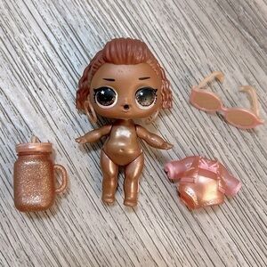 LOL Surprise! INSTAGOLD Big Sister Doll with clothing and accessories.